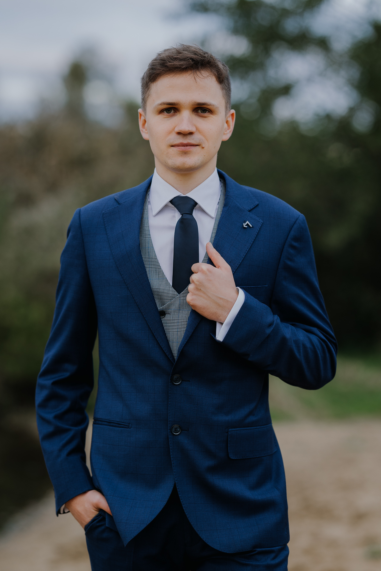 portret pana Młodego podczas sesji poślubnej