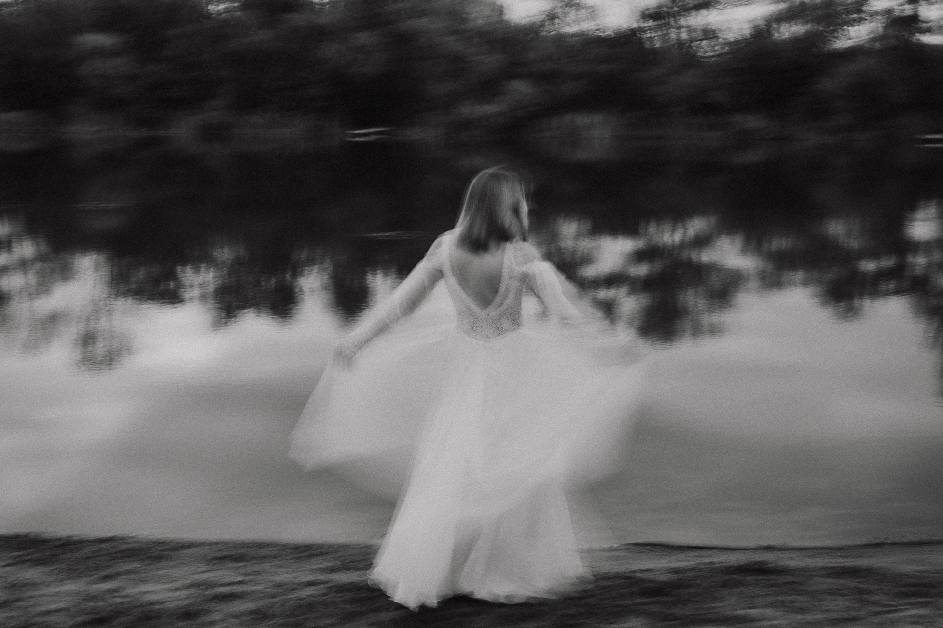 portret panny Młodej podczas sesji poślubnej w malarskim stylu