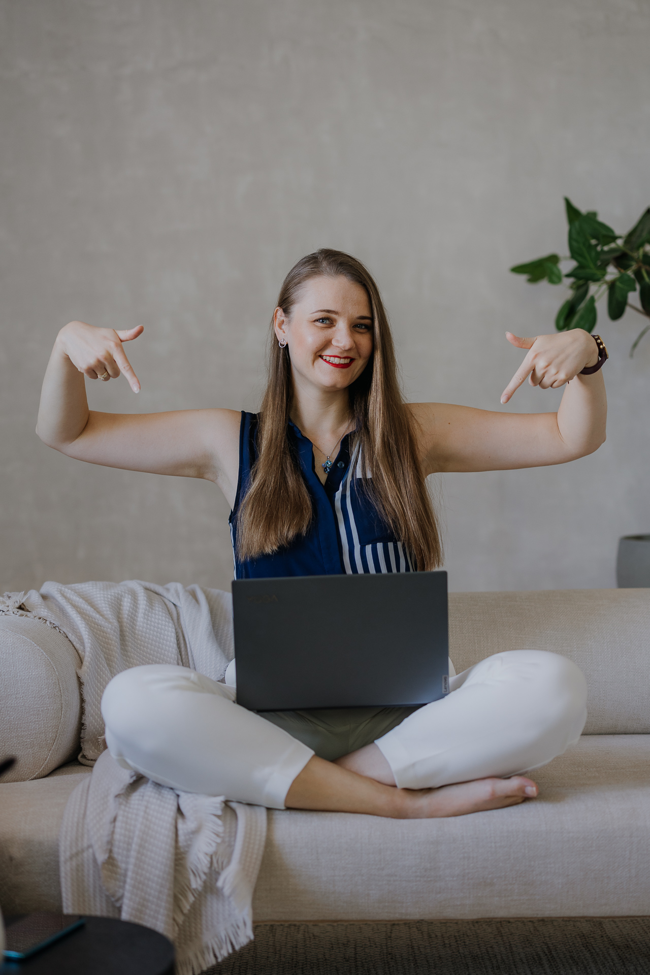 sesja wizerunkowa kobiety w studio w Krakowie