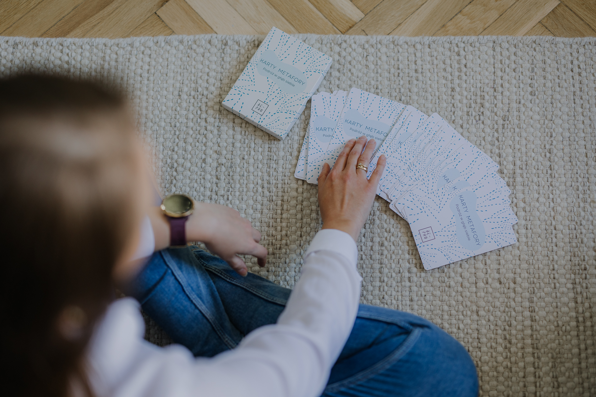 sesja wizerunkowa kobiety w studio w Krakowie