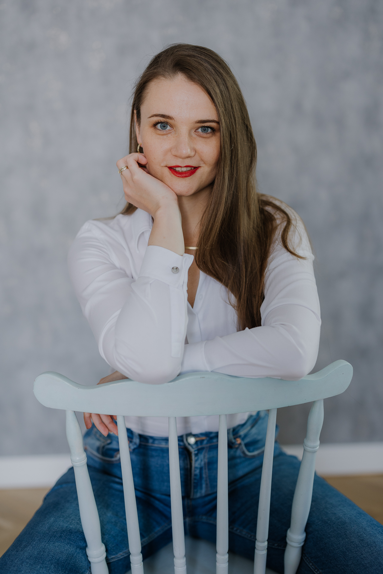 sesja wizerunkowa kobiety w studio w Krakowie