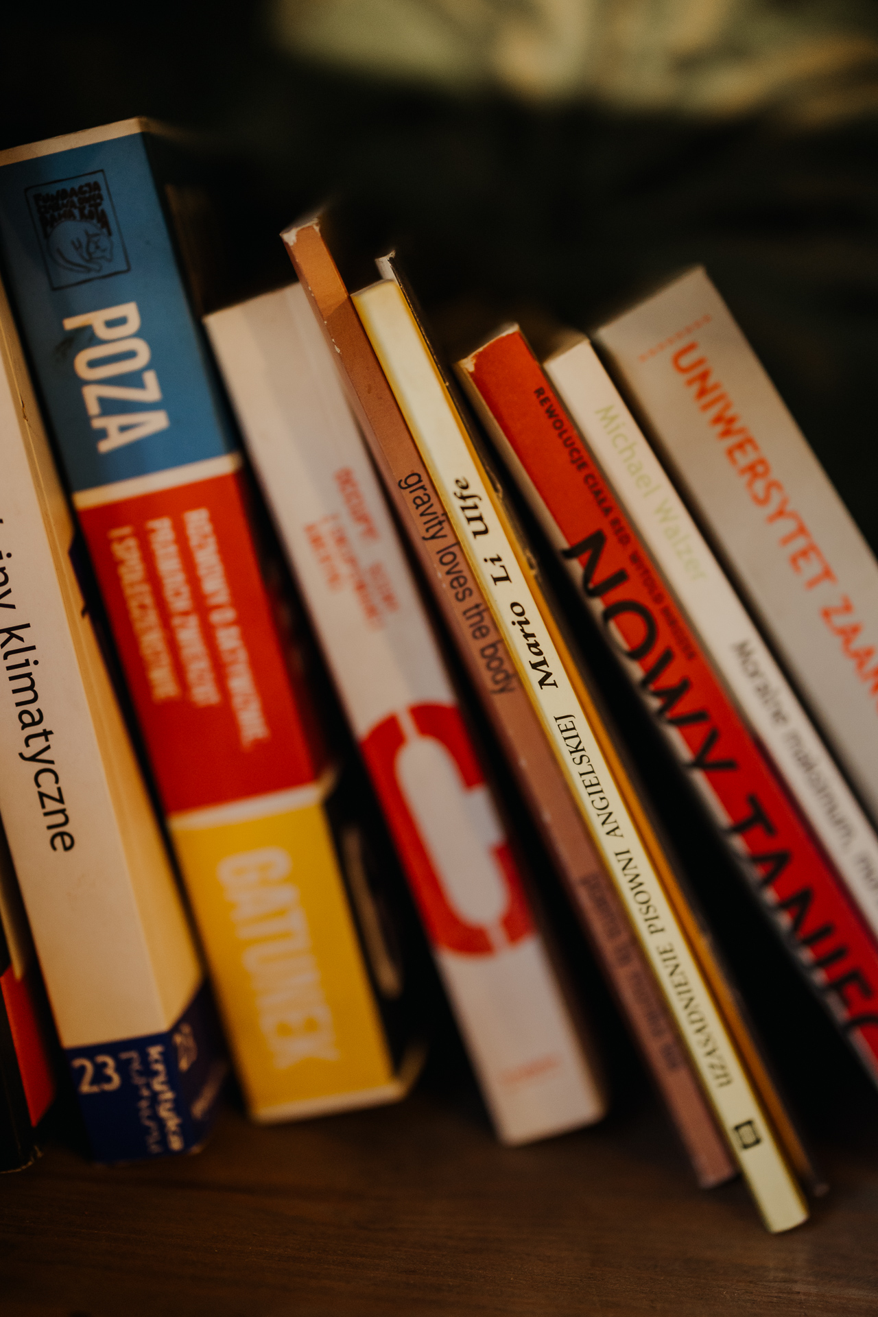 książki na półce