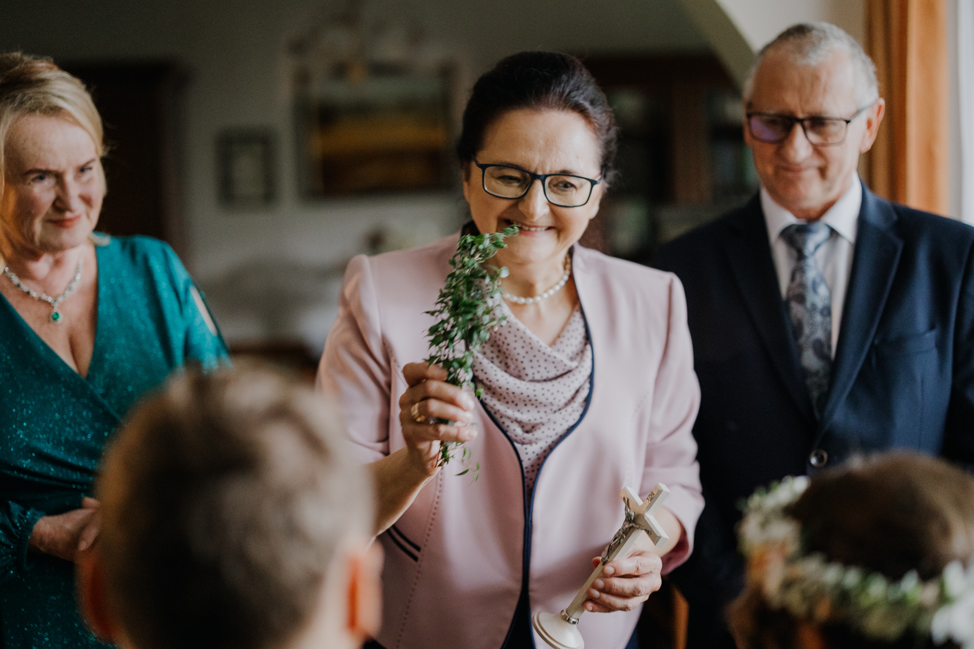 Błogosławieństwo pary młodej przez rodziców