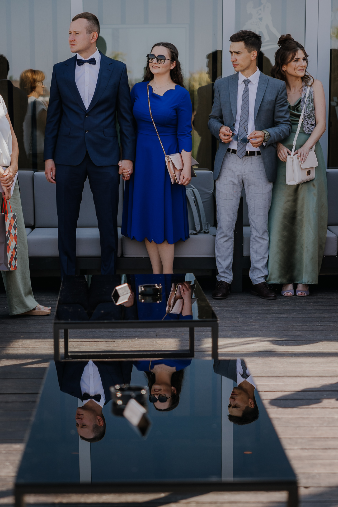 Goście weselni w oczekiwaniu na Parę Młodą