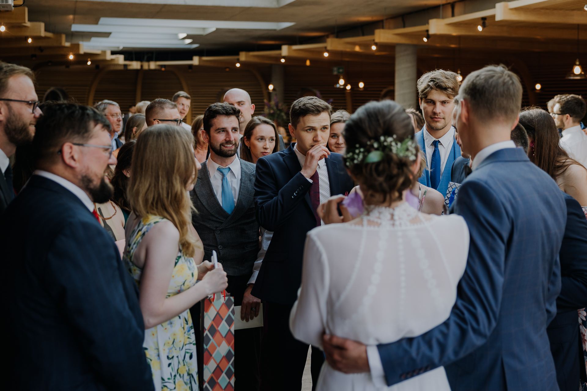 życzenia ślubne na sali weselnej