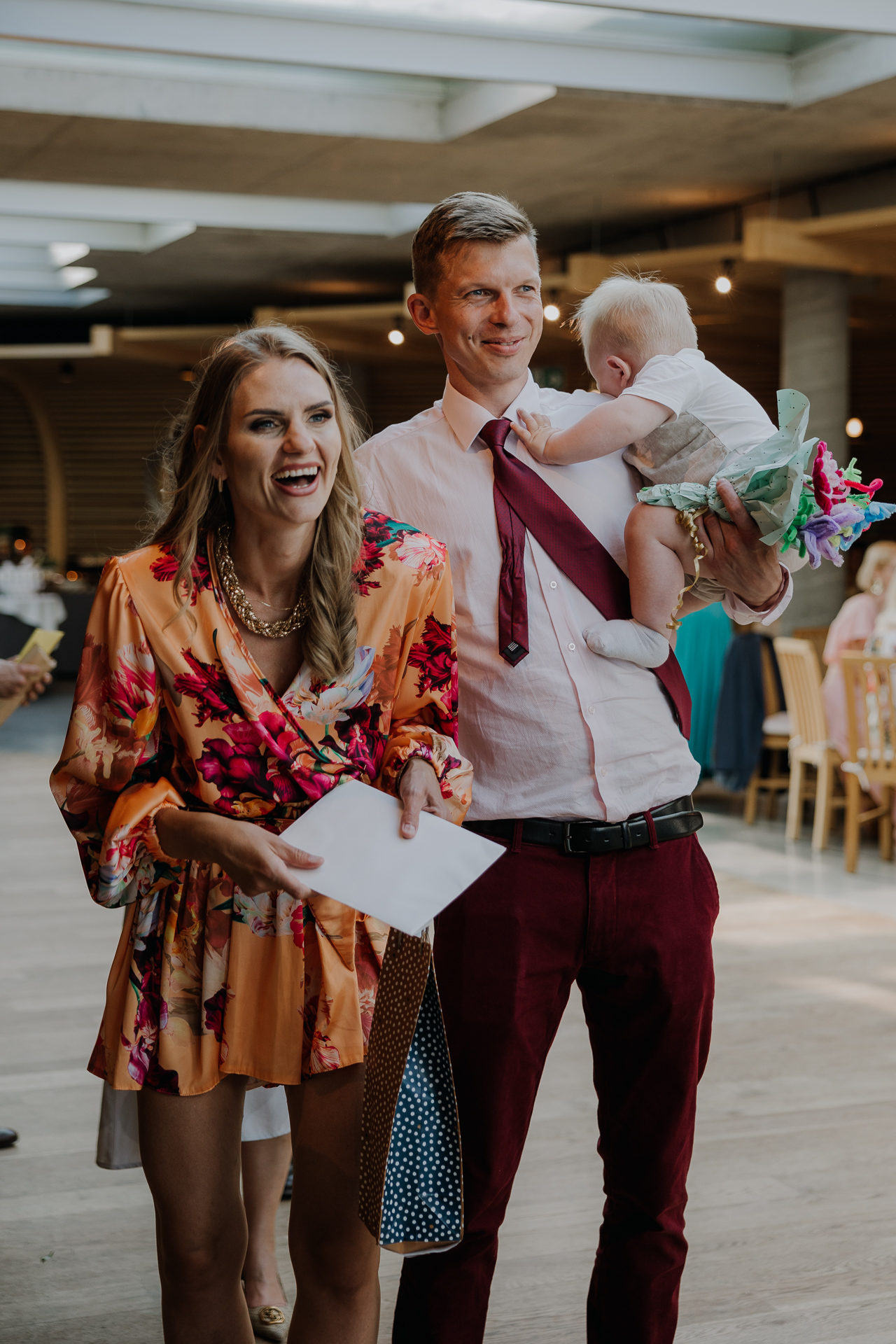 życzenia ślubne na sali weselnej