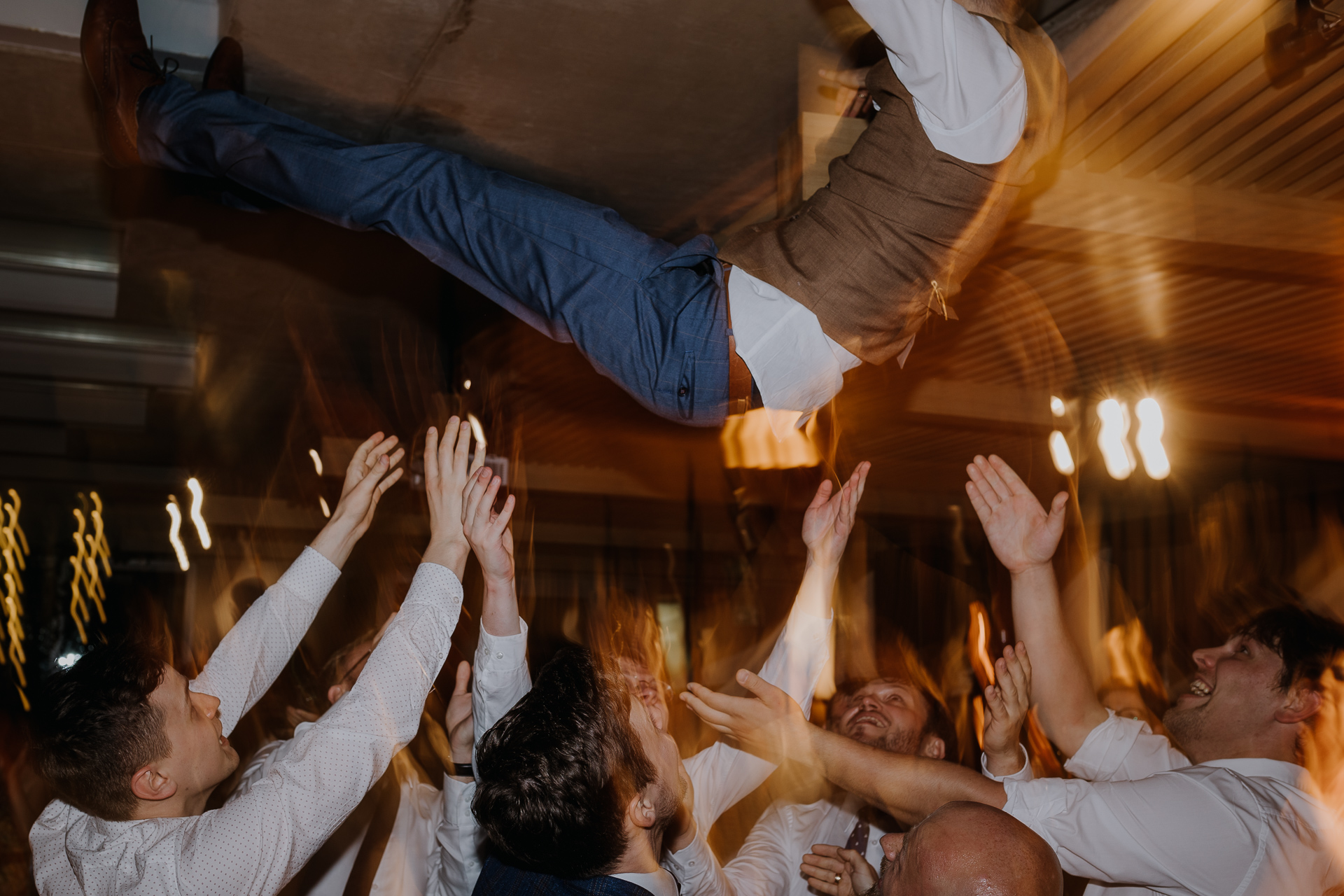 podrzucanie Pana Młodego