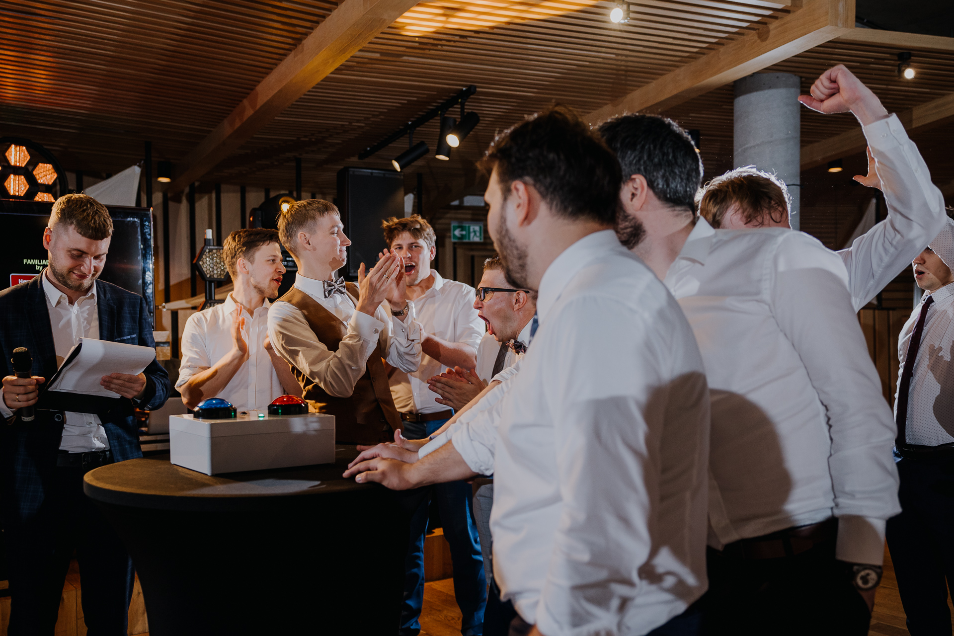 gra w familiadę podczas oczepin