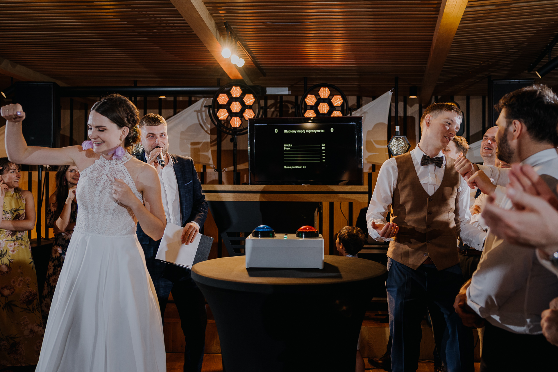 gra w familiadę podczas oczepin