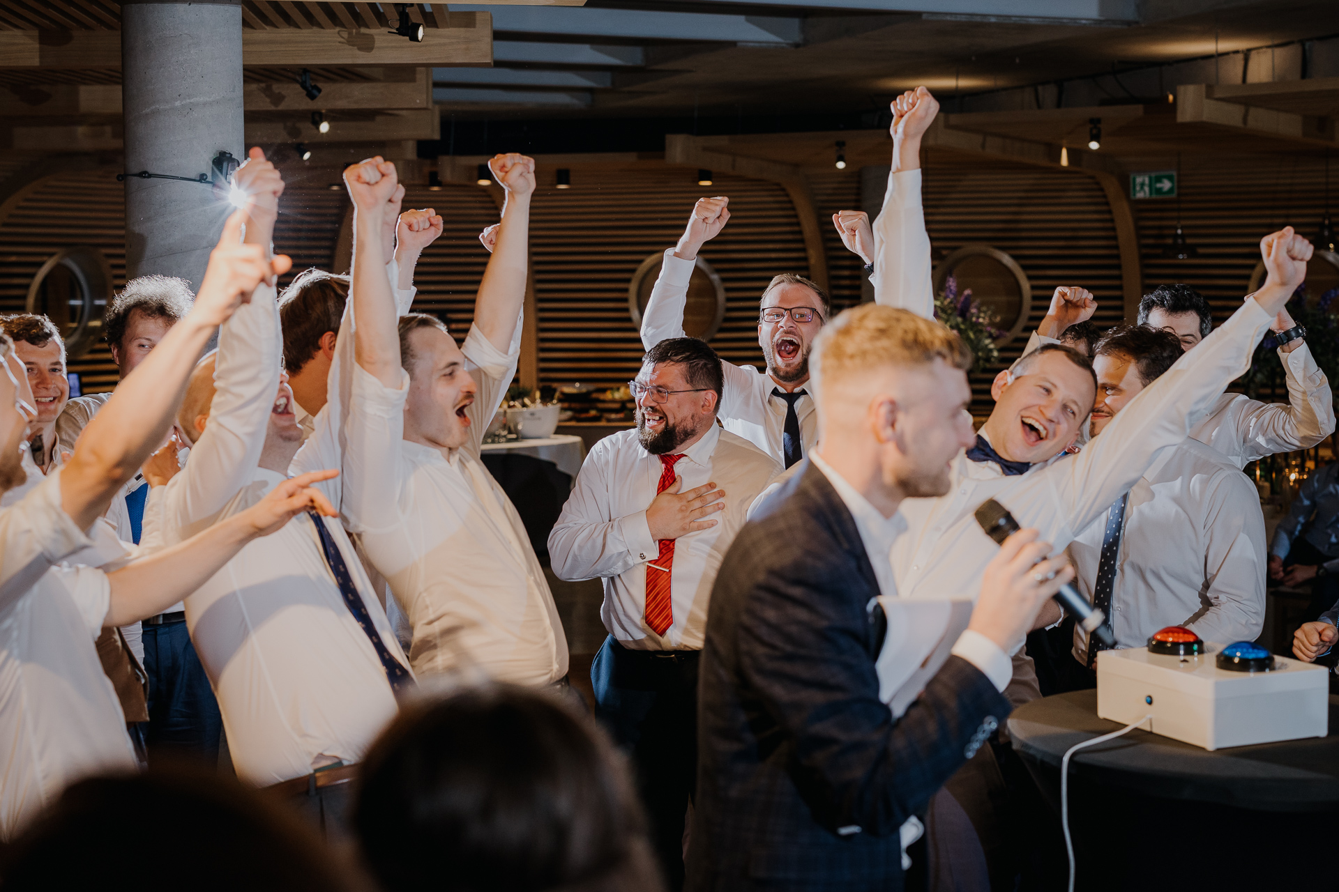 gra w familiadę podczas oczepin