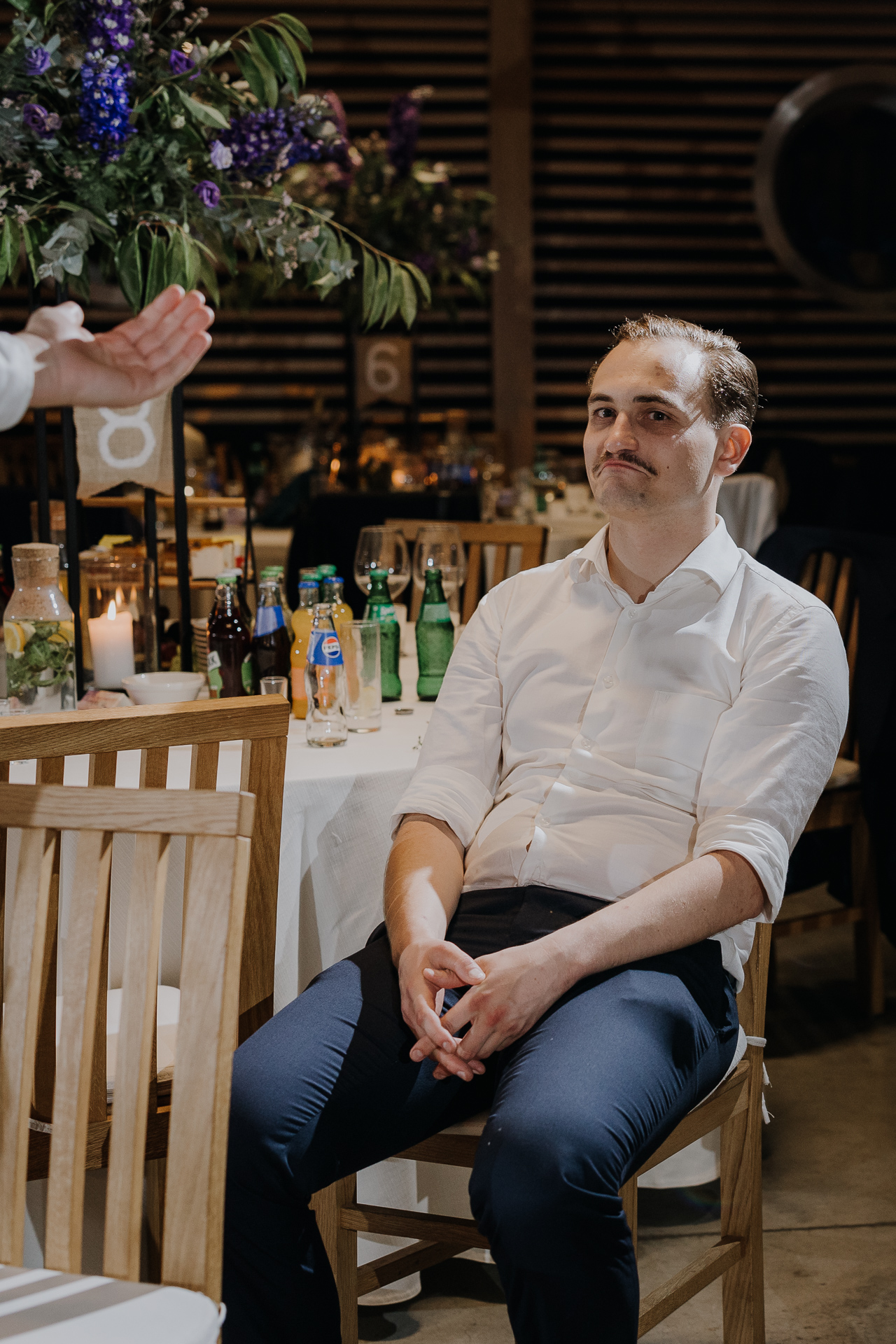 zabawa w pociąg na sali weselnej