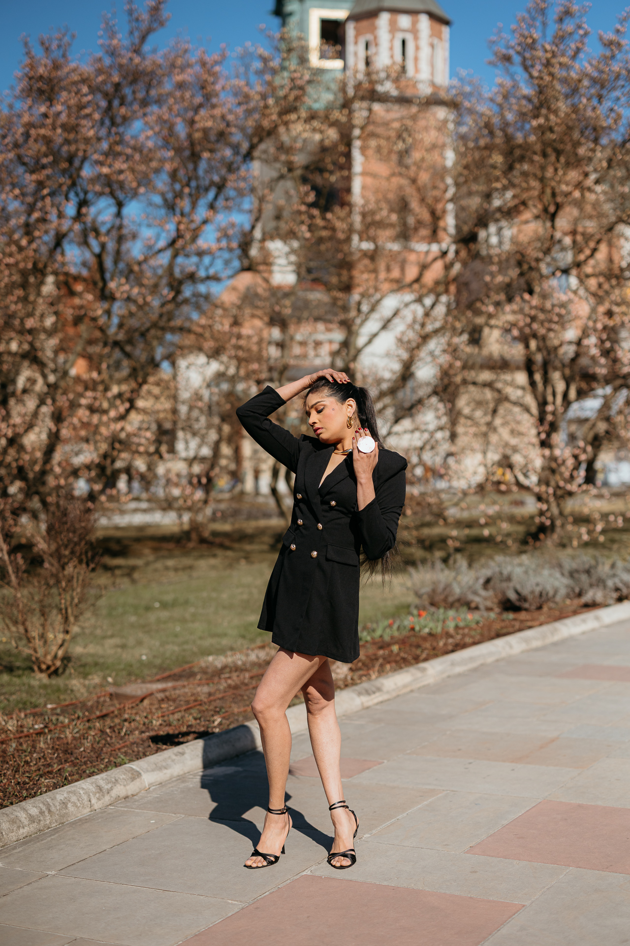 Sesja kobieca na Wawelu_Divya-51 Sesja kobieca na Wawelu z magnoliami w tle, wiosna, Kraków