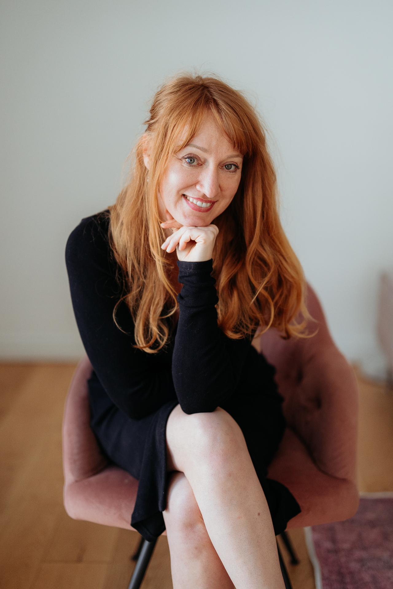 sesja wizerunkowa kobiety w domu w Krakowie