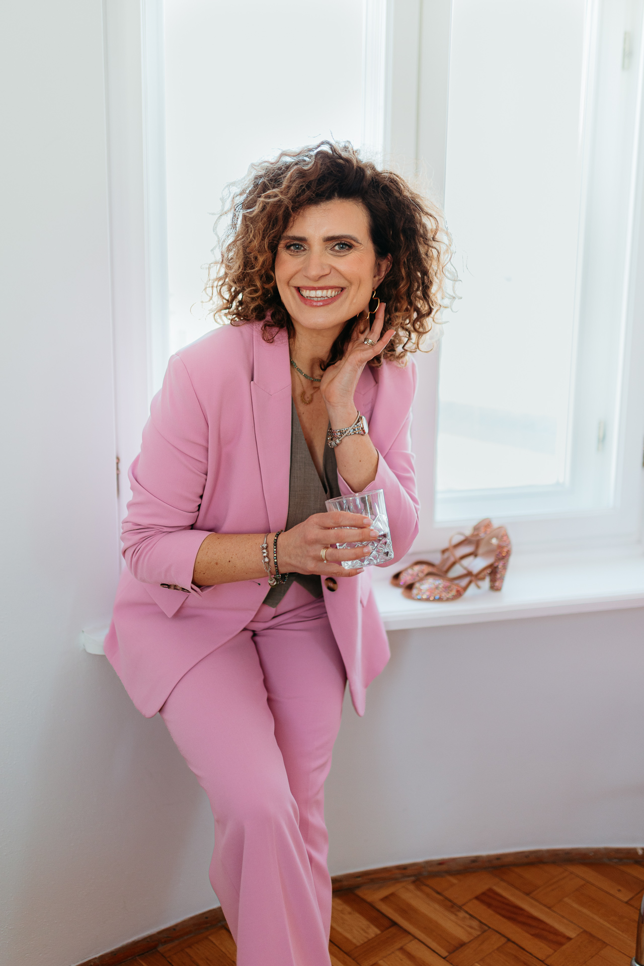 profesjonalna, kobieca sesja wizerunkowa w studio, marka osobista