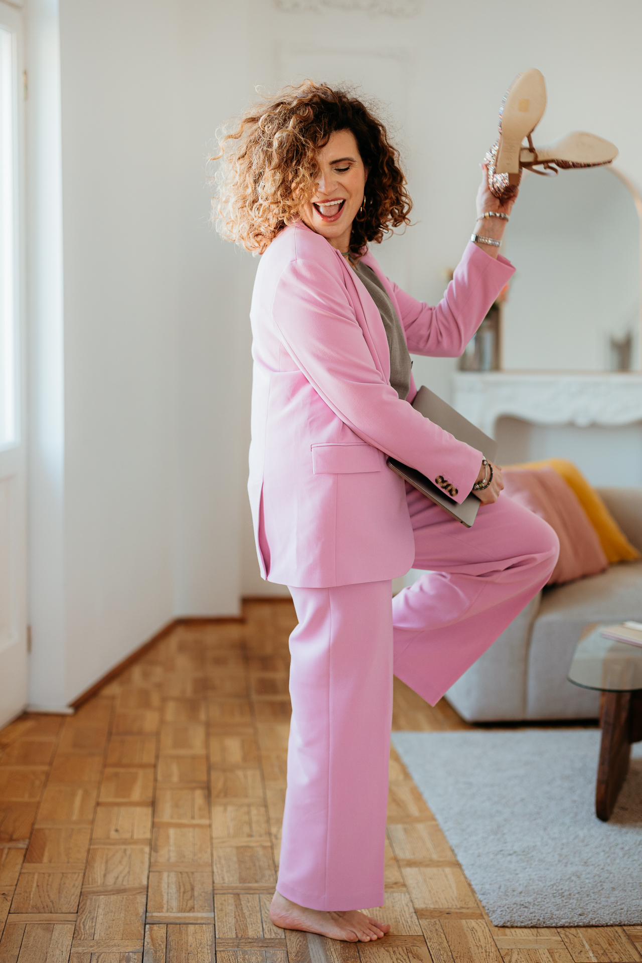 profesjonalna, kobieca sesja wizerunkowa w studio, marka osobista