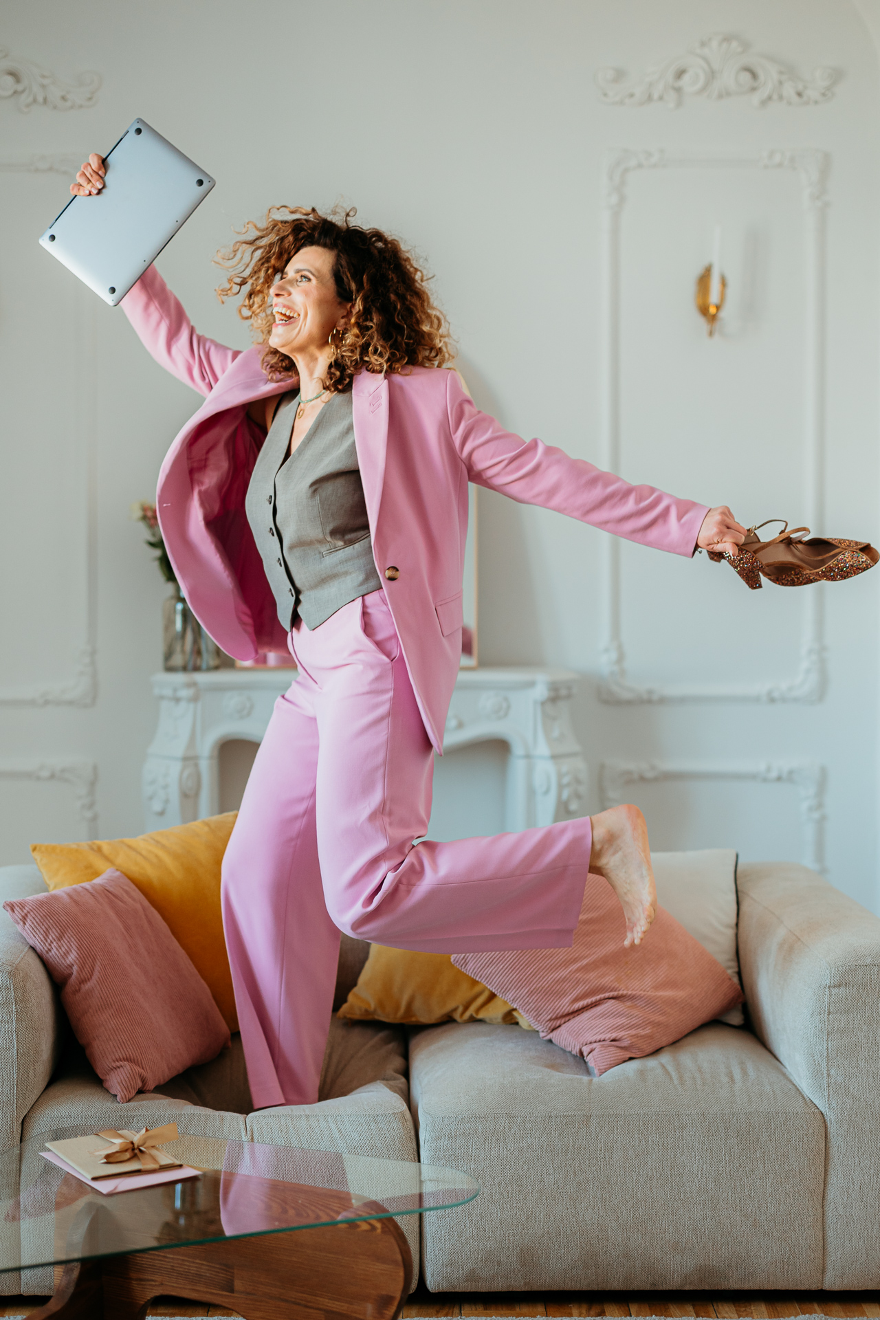 profesjonalna, kobieca sesja wizerunkowa w studio, marka osobista