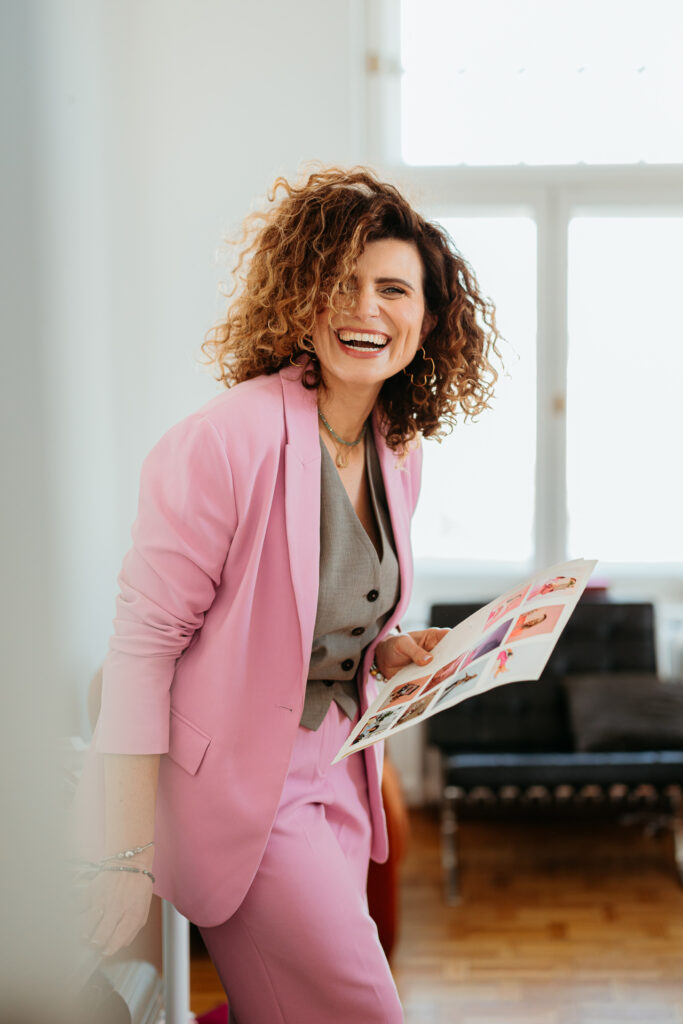 profesjonalna, kobieca sesja wizerunkowa w studio, marka osobista