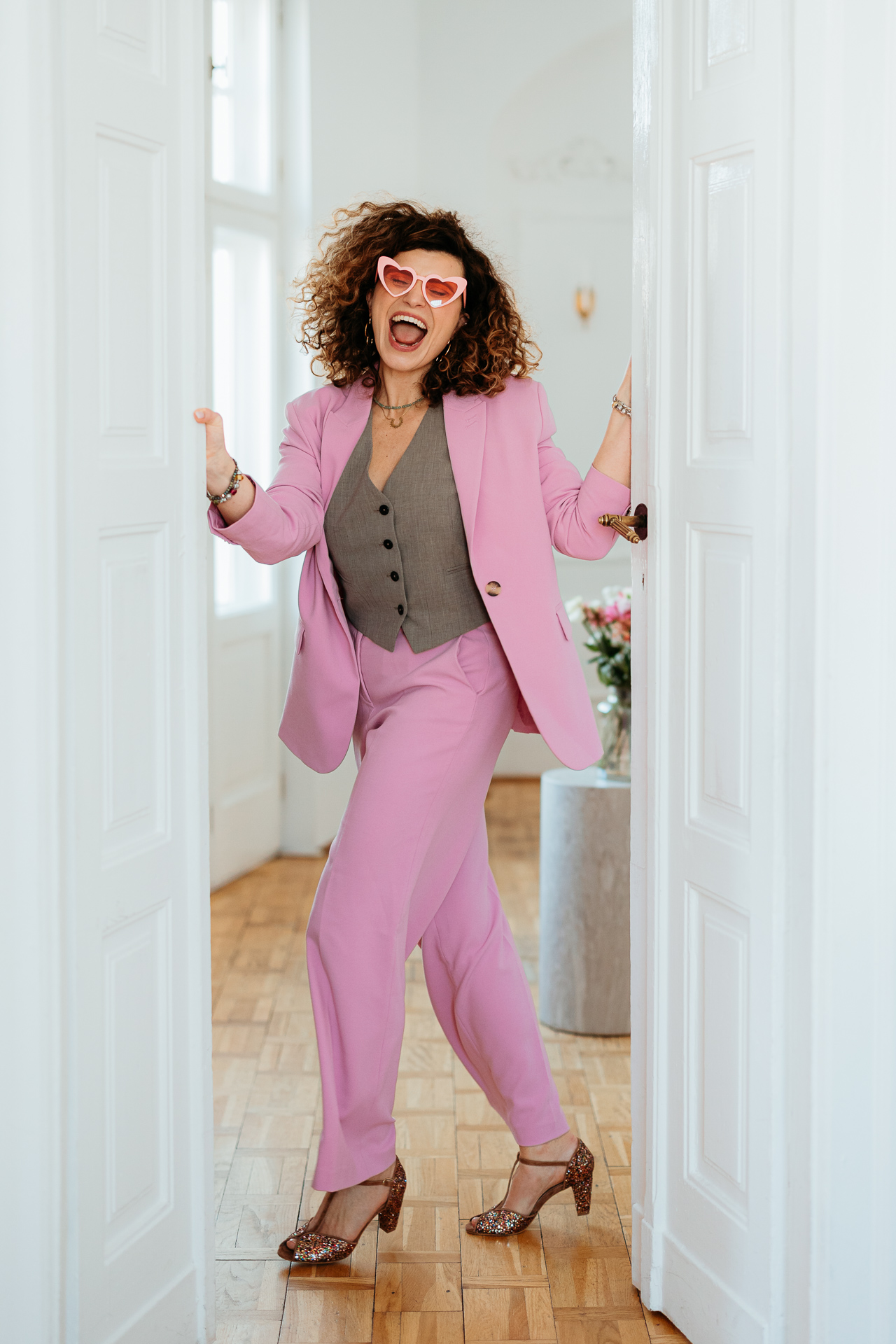 profesjonalna, kobieca sesja wizerunkowa w studio, marka osobista