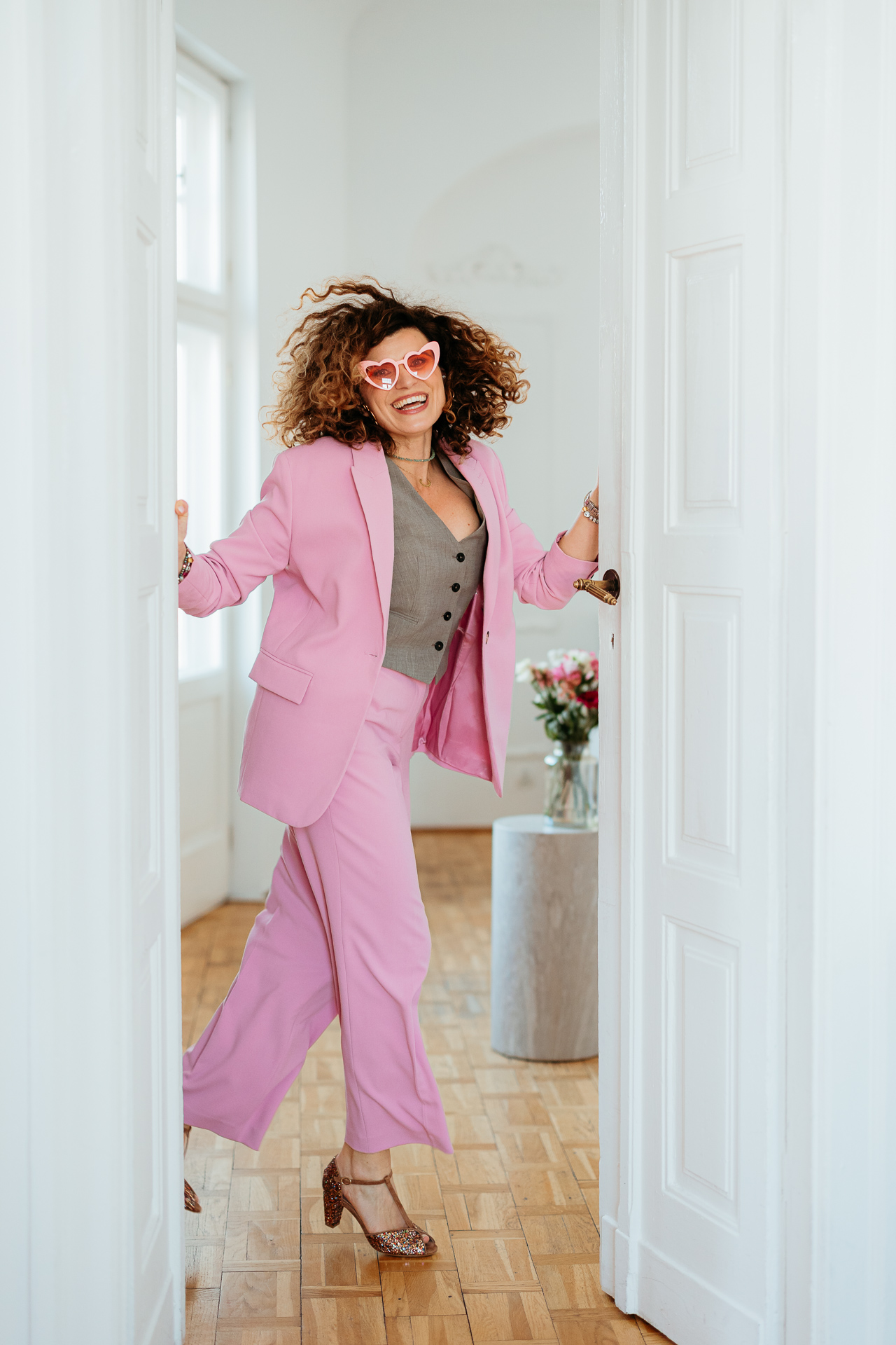 profesjonalna, kobieca sesja wizerunkowa w studio, marka osobista