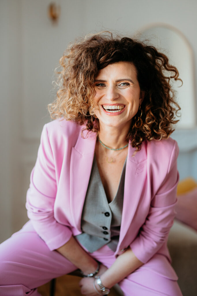 profesjonalna, kobieca sesja wizerunkowa w studio, marka osobista