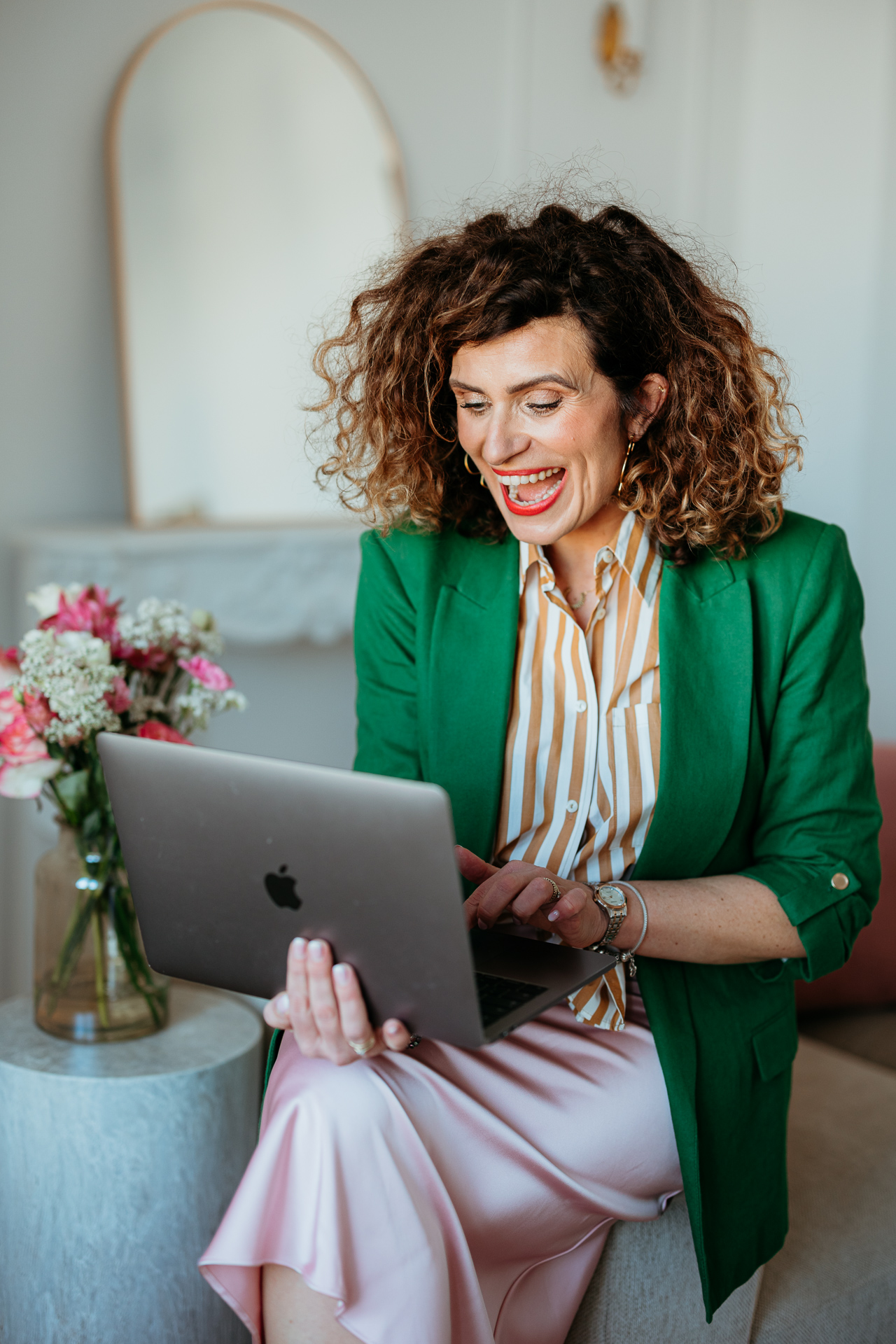 profesjonalna, kobieca sesja wizerunkowa w studio, marka osobista